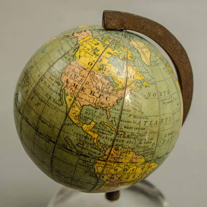 Rand McNally 3-Inch Paperweight Magnifier Globe, detail