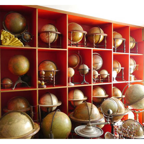 Custom shelves for globe display