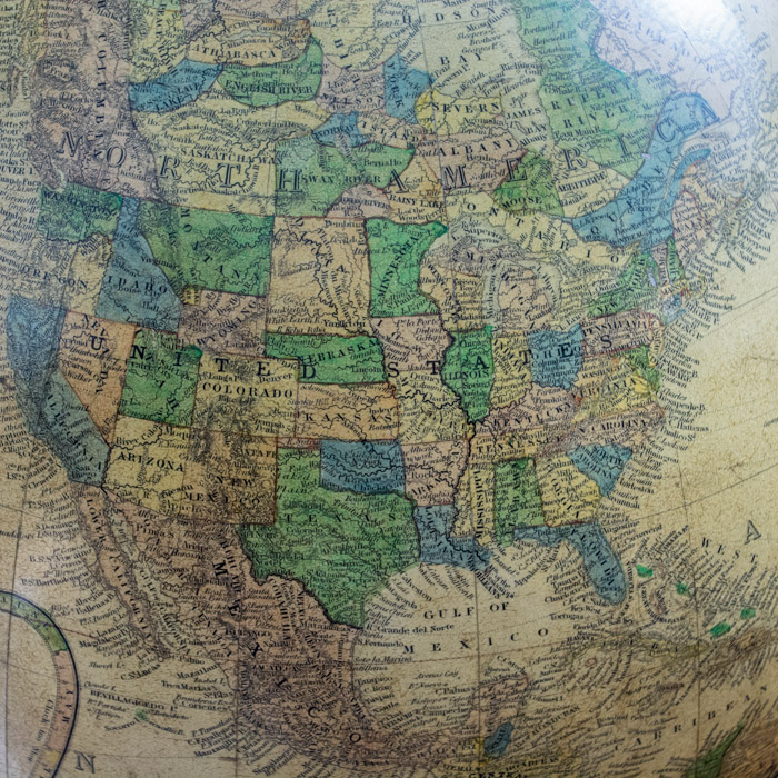 Joslin 16-Inch Parlor Globe, detail