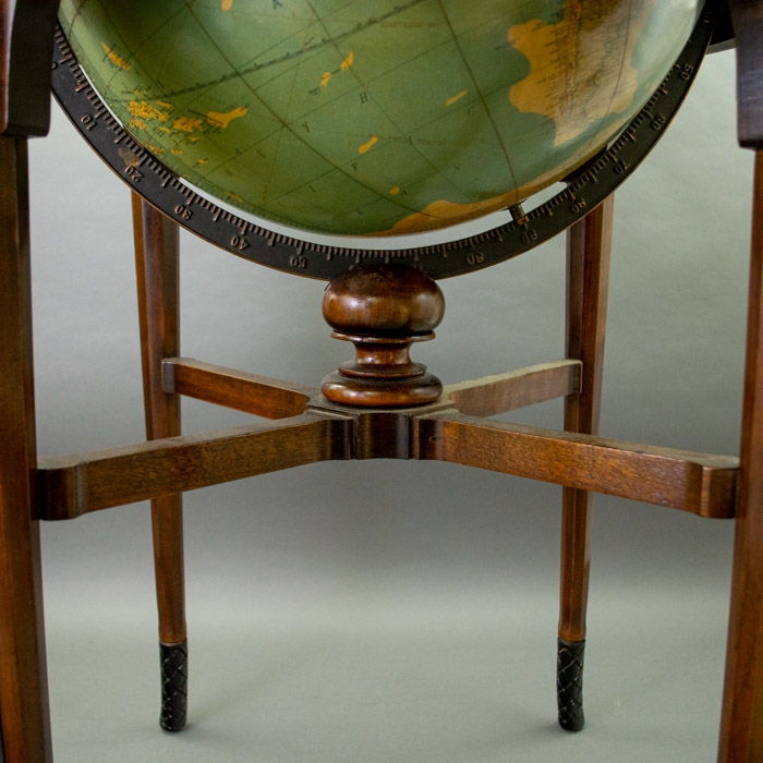 Rand McNally & Company 18-Inch Terrestrial Floor Globe, detail